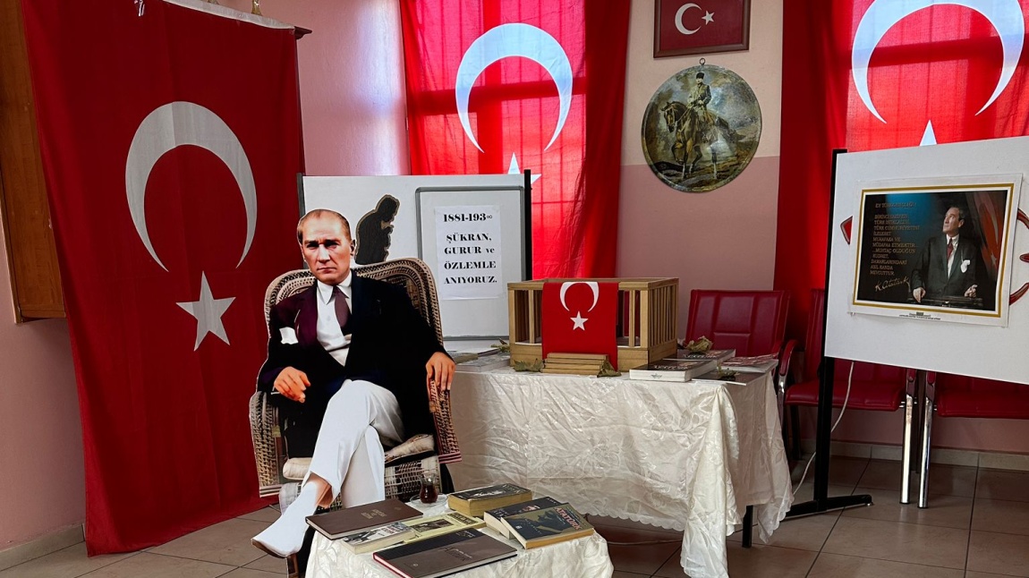 10 Kasım Atatürk'ü Anma Günü ve Atatürk Haftası Programı Yapıldı.