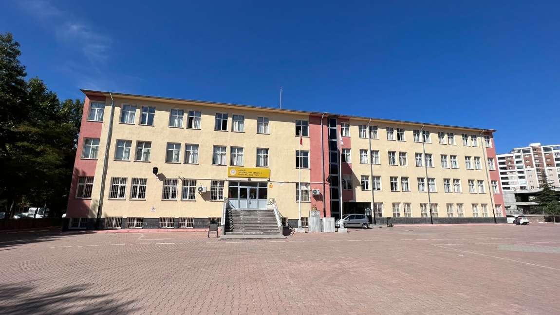 Talas Atatürk Mesleki ve Teknik Anadolu Lisesi Fotoğrafı